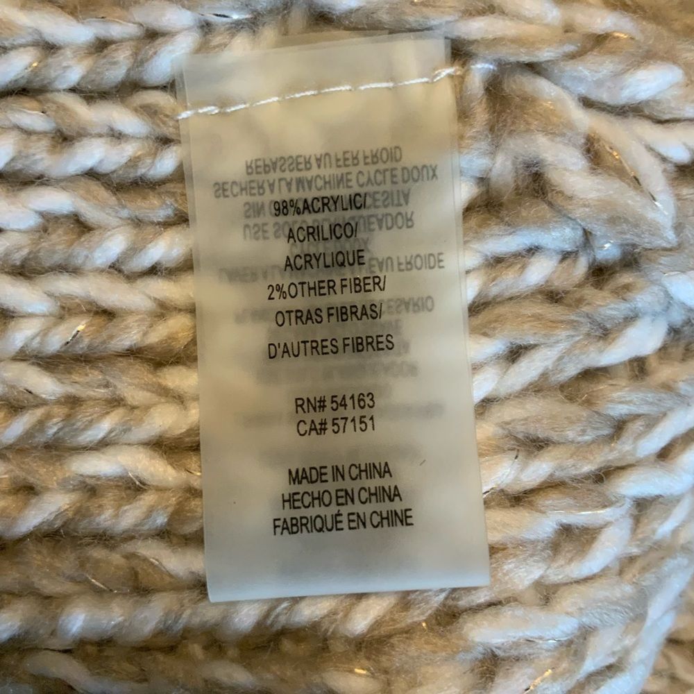 Black Rivet Knit Scarf - Picture 5 of 9